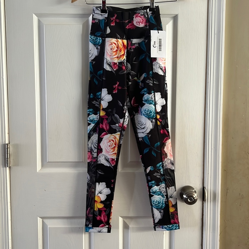 Dark Floral Mesh Hi-Rise leggings zyia active